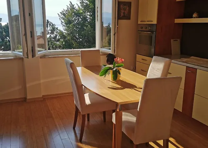 Beach Apartments Lovran Apartment