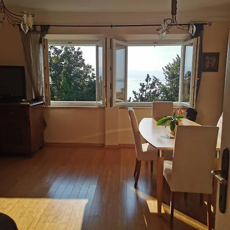 Beach Apartments Lovran ロヴラン